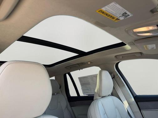 2026 Volvo XC90 B6 Ultra Dark Theme 7-Seater