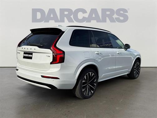 2026 Volvo XC90 Plug-In Hybrid T8 Ultra Dark Theme 7-Seater