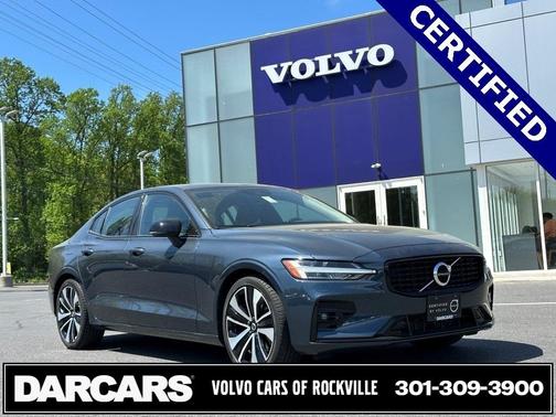 2022 Volvo S60 B5 Momentum