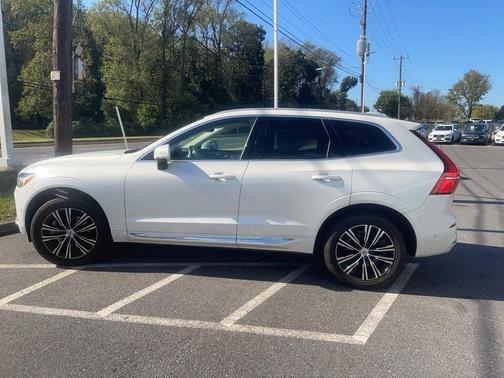 2022 Volvo XC60 B6 Inscription