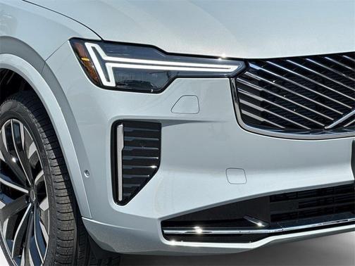 2026 Volvo XC90 B6 Ultra Dark Theme 6-Seater