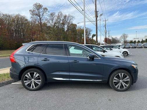 2022 Volvo XC60 B5 Inscription