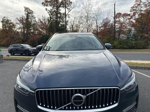 2022 Volvo XC60 B5 Inscription