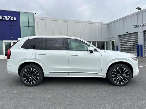 2025 Volvo XC90 Plug-In Hybrid T8 Ultra 7-Seater