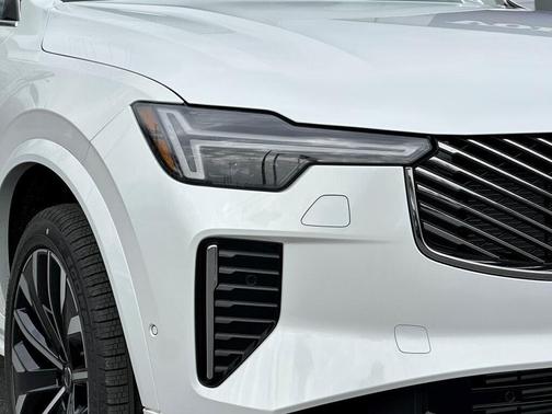 2025 Volvo XC90 Plug-In Hybrid T8 Ultra 7-Seater