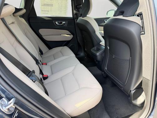 Denim Blue Metallic 2026 Volvo XC60 B5 Core