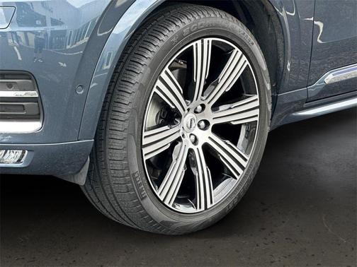 2025 Volvo XC90 B6 Ultra