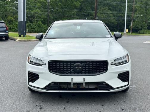 2023 Volvo S60 Recharge Plug-In Hybrid T8 Plus Black Edition