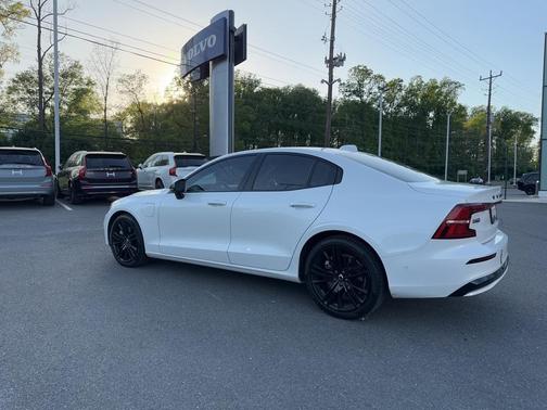 2023 Volvo S60 Recharge Plug-In Hybrid T8 Plus Black Edition