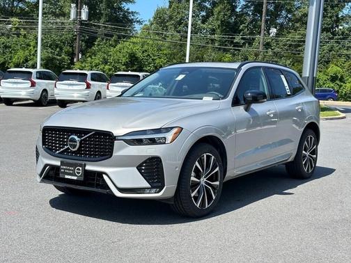 2024 Volvo XC60 B5 Plus Dark Theme