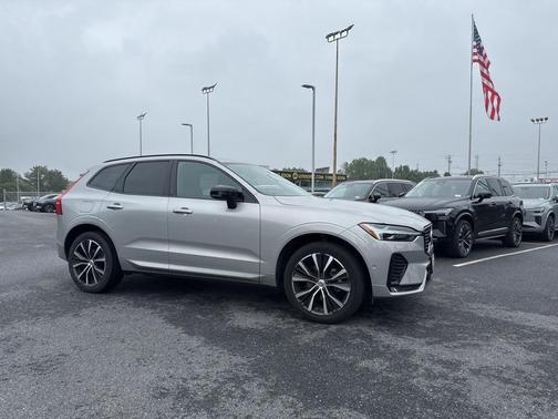 2024 Volvo XC60 B5 Plus Dark Theme