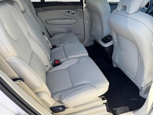 2026 Volvo XC90 B6 Ultra 7-Seater