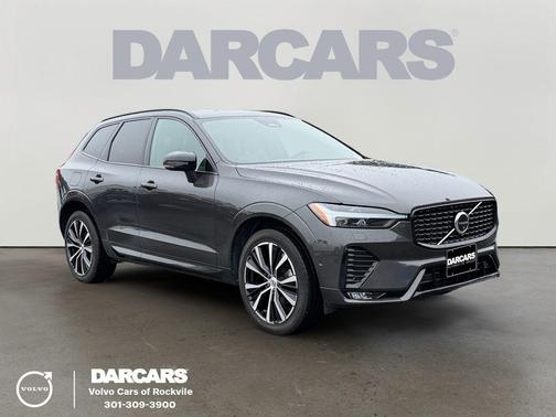 Platinum Gray Metallic 2024 Volvo XC60 B5 Plus Dark Theme