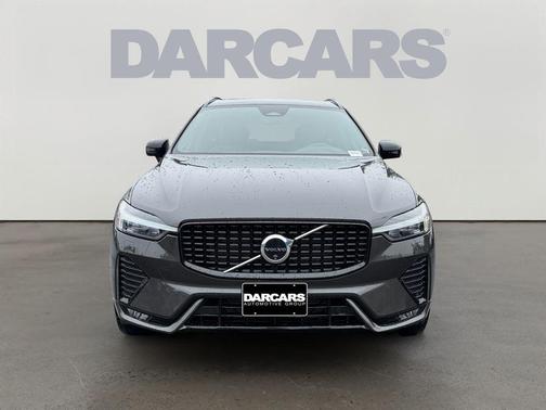 Platinum Gray Metallic 2024 Volvo XC60 B5 Plus Dark Theme