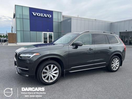 Gray Metallic 2018 Volvo XC90 T6 Momentum