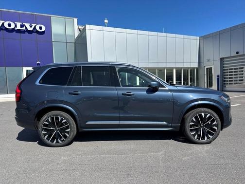2025 Volvo XC90 Plug-In Hybrid T8 Plus 7-Seater