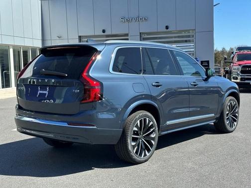 2025 Volvo XC90 Plug-In Hybrid T8 Plus 7-Seater