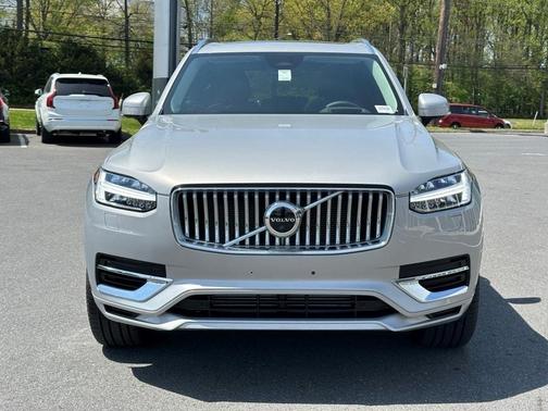 2023 Volvo XC90 Recharge Plug-In Hybrid T8 Ultimate Bright Theme 7-Seater