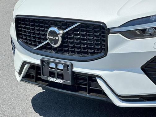 2025 Volvo XC60 Plug-In Hybrid T8 Plus