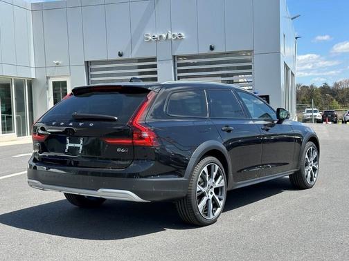 2025 Volvo V90 Cross Country B6 Ultra