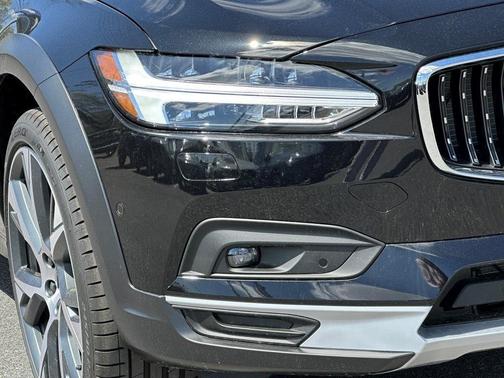 2025 Volvo V90 Cross Country B6 Ultra