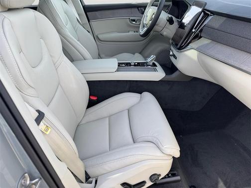 2026 Volvo XC90 B6 Ultra 7-Seater