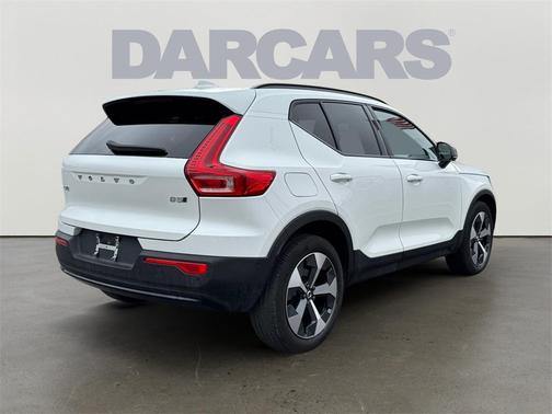 2023 Volvo XC40 B5 Plus Dark Theme