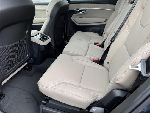 2026 Volvo XC90 B6 Ultra Dark Theme 7-Seater