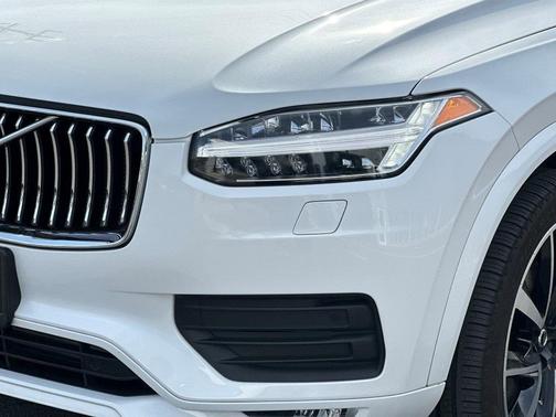 2022 Volvo XC90 T6 Momentum 6 Passenger