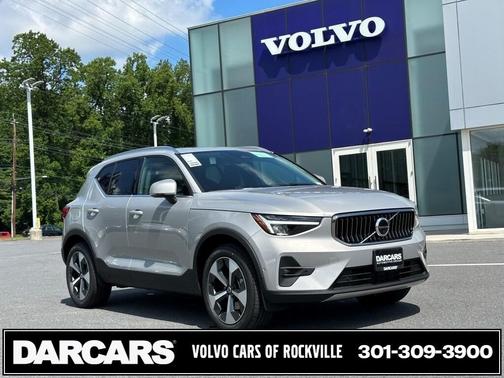 2025 Volvo XC40 B5 Plus Bright Theme