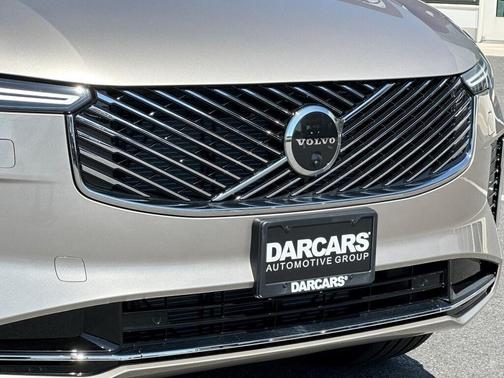 2026 Volvo XC90 B5 Plus