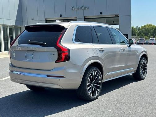 2026 Volvo XC90 B5 Plus