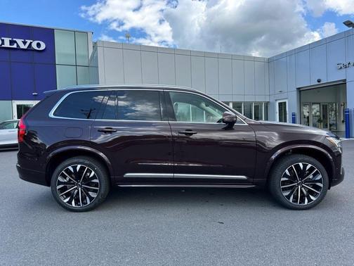2025 Volvo XC90 Plug-In Hybrid T8 Plus 7-Seater