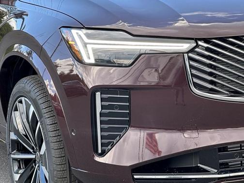 2025 Volvo XC90 Plug-In Hybrid T8 Plus 7-Seater