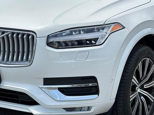 2025 Volvo XC90 B6 Plus 6-Seater