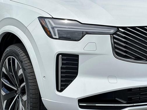 2025 Volvo XC90 Plug-In Hybrid T8 Plus 6-Seater