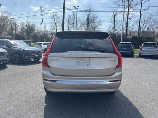 2024 Volvo XC90 B6 Plus Bright Theme 7-Seater