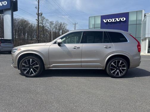 2024 Volvo XC90 B6 Plus Bright Theme 7-Seater