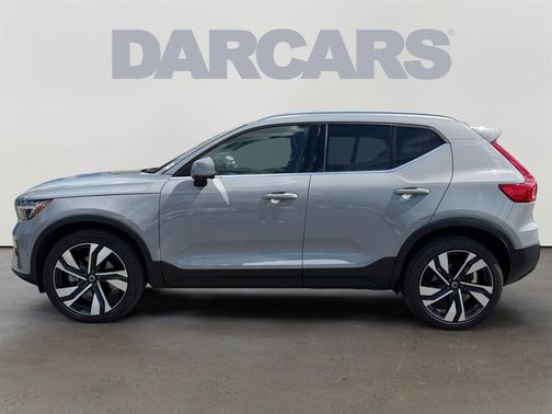Gray Metallic 2024 Volvo XC40 B5 Plus Bright Theme