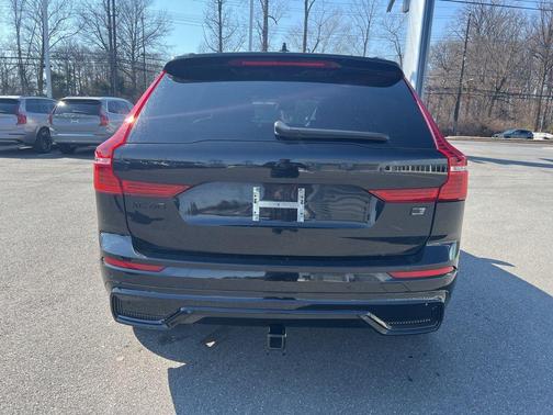 2024 Volvo XC60 Recharge Plug-In Hybrid T8 Ultimate Black Edition