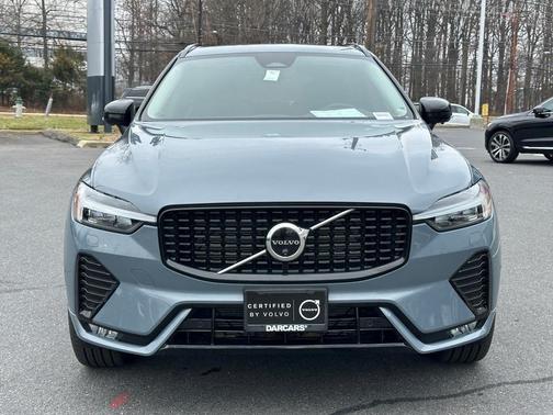 2024 Volvo XC60 B5 Plus Dark Theme