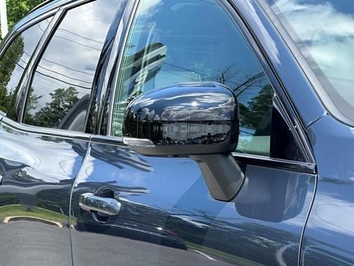 2025 Volvo XC60 B5 Ultra