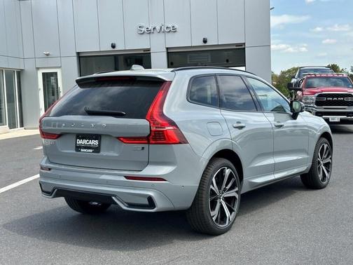 2025 Volvo XC60 B5 Ultra