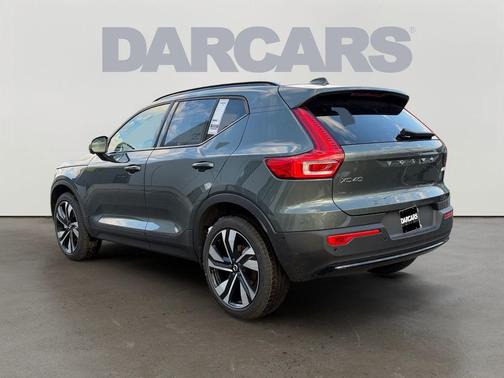 2026 Volvo XC40 B5 Plus