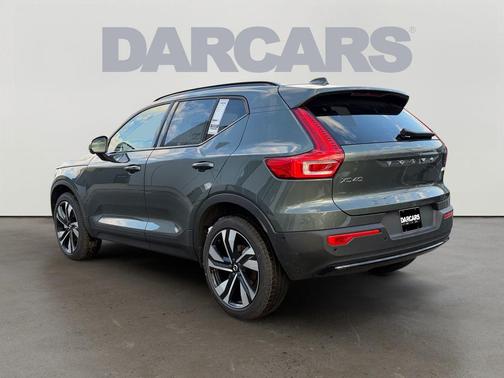 2026 Volvo XC40 B5 Plus