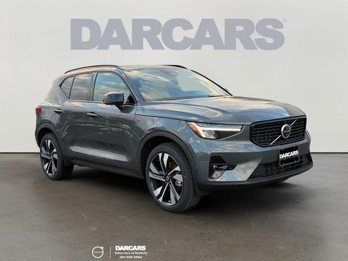 2026 Volvo XC40 B5 Plus