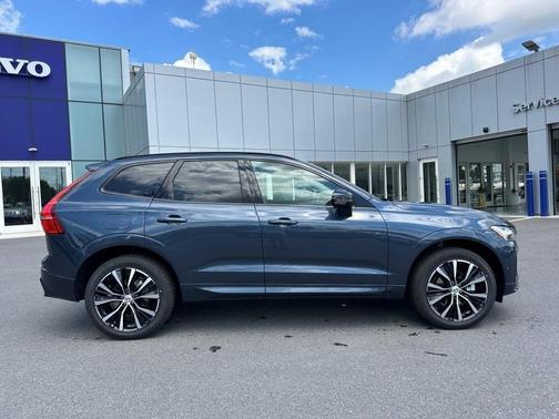 2025 Volvo XC60 B5 Ultra