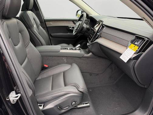 2026 Volvo XC90 Plug-In Hybrid T8 Ultra 7-Seater