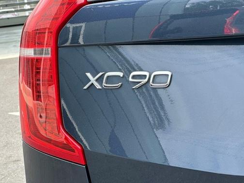2023 Volvo XC90 Recharge Plug-In Hybrid T8 Plus Bright Theme 7 Passenger