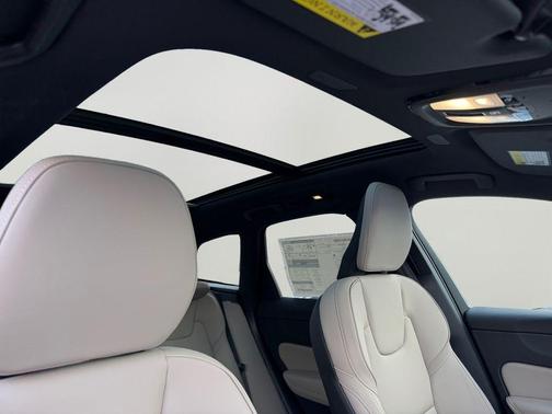 2026 Volvo XC60 B5 Core